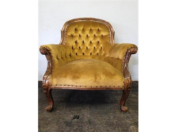 ~/upload/Lots/51253/4rdhvmyrnppik/Lot 030 2 x Victorian arm chair in a fiery oak_t600x450.jpg